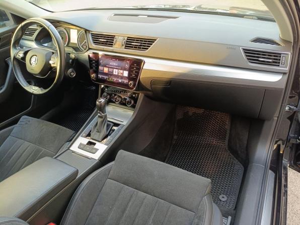 Skoda Superb III Рестайлинг с пробегом 2021 года, цена 2 419 000 рублей, 139031 км, лифтбек, Автокод Объявления
