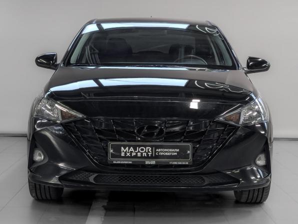 Hyundai Solaris II Рестайлинг с пробегом 2022 года, цена 1 699 000 рублей, 61441 км, седан, Автокод Объявления