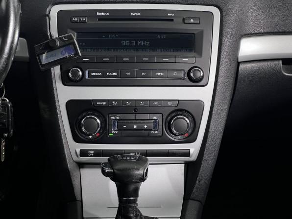 Skoda Octavia II (A5) Рестайлинг с пробегом 2009 года, цена 799 000 рублей, 260446 км, универсал, Автокод Объявления