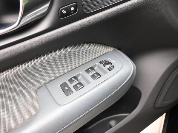 Volvo S60 III с пробегом 2019 года, цена 3 249 900 рублей, 136000 км, седан, Автокод Объявления