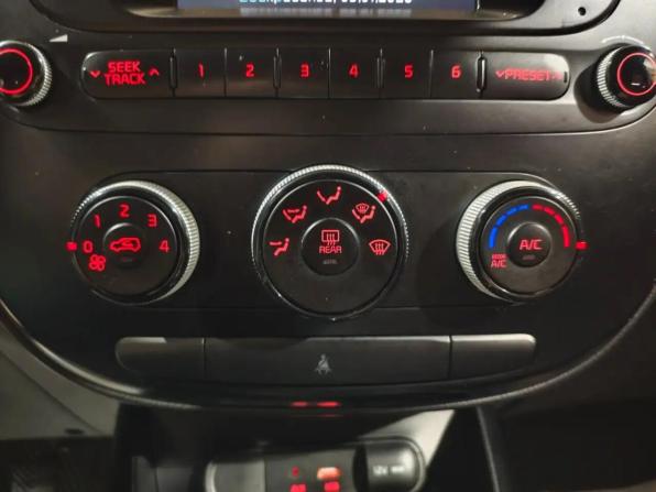 Kia Soul II Рестайлинг с пробегом 2017 года, цена 1 440 000 рублей, 131999 км, хэтчбек, Автокод Объявления