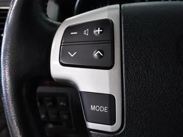 Toyota Land Cruiser 200 Series Рестайлинг 1 с пробегом 2013 года, цена 3 750 000 рублей, 305158 км, внедорожник, Автокод Объявления