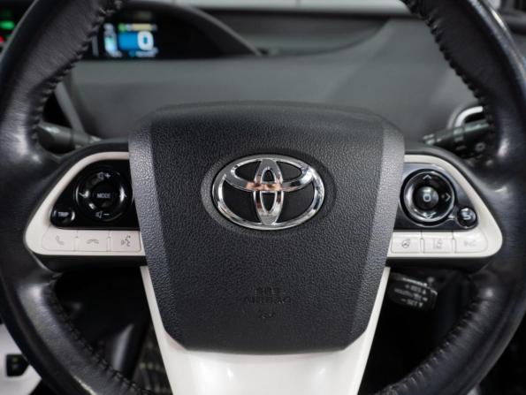 Toyota Prius IV (XW50) с пробегом 2017 года, цена 1 849 000 рублей, 311272 км, лифтбек, Автокод Объявления