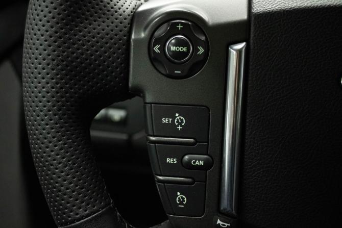 Land Rover Discovery IV с пробегом 2012 года, цена 1 899 000 рублей, 239256 км, внедорожник, Автокод Объявления