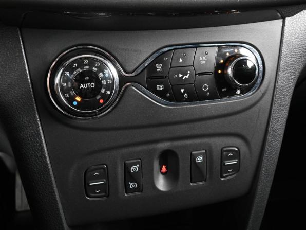 Renault Sandero II Рестайлинг с пробегом 2019 года, цена 1 215 000 рублей, 58272 км, хэтчбек, Автокод Объявления