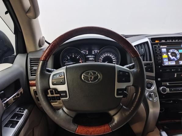 Toyota Land Cruiser 200 Series Рестайлинг 1 с пробегом 2013 года, цена 3 100 000 рублей, 268821 км, внедорожник, Автокод Объявления