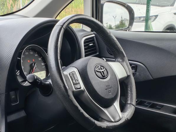 Toyota Ractis II с пробегом 2012 года, цена 859 000 рублей, 161942 км, хэтчбек, Автокод Объявления