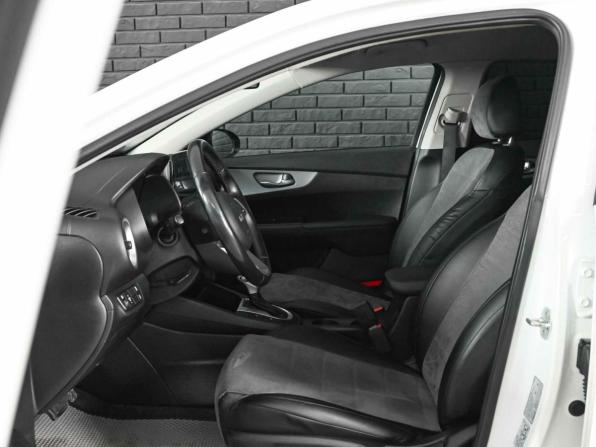 Kia Cerato IV Рестайлинг с пробегом 2022 года, цена 2 550 000 рублей, 39036 км, седан, Автокод Объявления