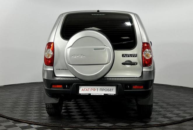 Chevrolet Niva I Рестайлинг с пробегом 2018 года, цена 755 000 рублей, 102443 км, внедорожник, Автокод Объявления