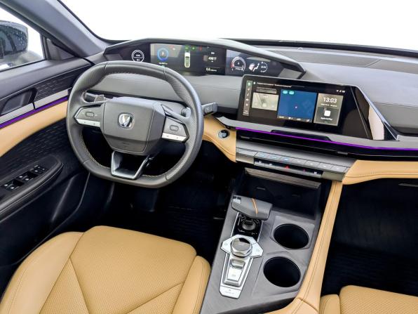Changan UNI-V I с пробегом 2023 года, цена 2 045 000 рублей, 49815 км, лифтбек, Автокод Объявления