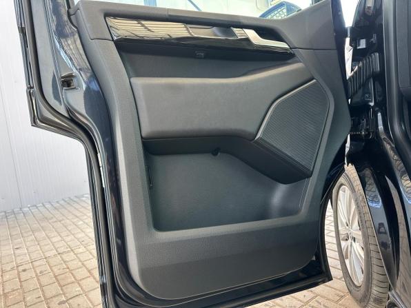 Volkswagen Multivan T6 с пробегом 2018 года, цена 5 210 000 рублей, 152824 км, минивэн, Автокод Объявления