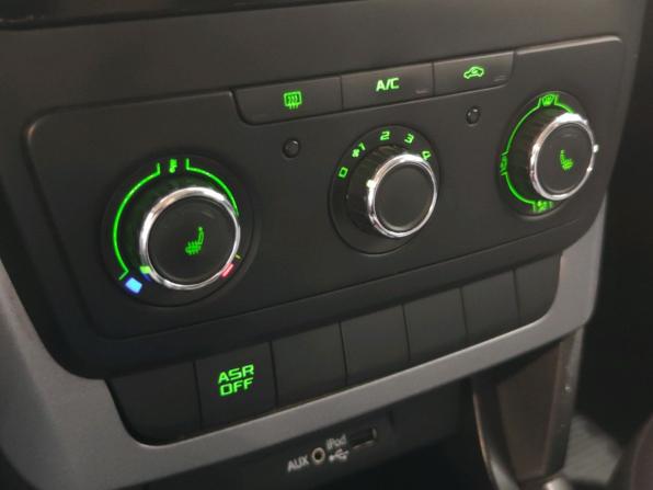 Skoda Yeti I Рестайлинг с пробегом 2015 года, цена 1 029 900 рублей, 148000 км, внедорожник, Автокод Объявления