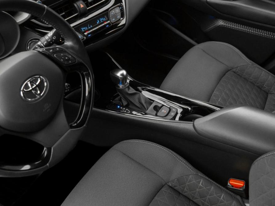 Toyota C-HR I Рестайлинг Москва  - изображение 18