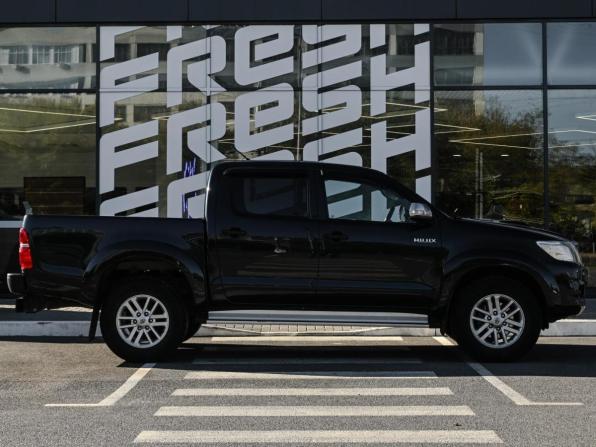 Toyota Hilux VII Рестайлинг с пробегом 2015 года, цена 2 599 000 рублей, 230227 км, offers.body_type.unknown, Автокод Объявления