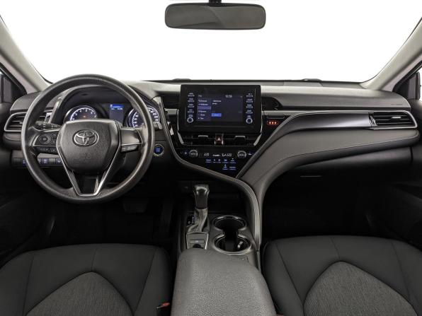 Toyota Camry VIII (XV70) Рестайлинг с пробегом 2021 года, цена 2 590 000 рублей, 120101 км, седан, Автокод Объявления