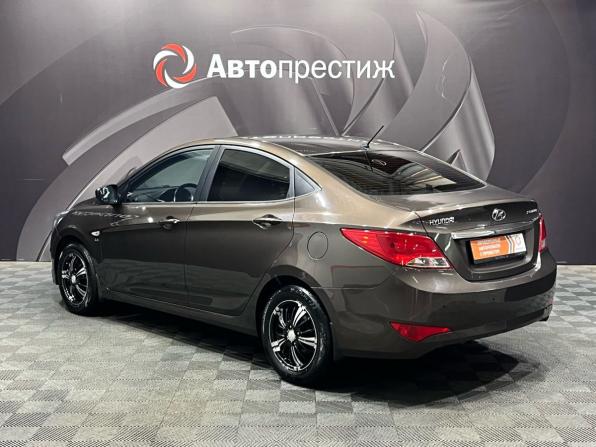 Hyundai Solaris I Рестайлинг с пробегом 2015 года, цена 950 000 рублей, 141600 км, седан, Автокод Объявления