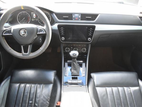 Skoda Superb III с пробегом 2018 года, цена 1 780 000 рублей, 130274 км, лифтбек, Автокод Объявления