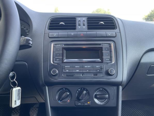 Volkswagen Polo V Рестайлинг с пробегом 2015 года, цена 722 500 рублей, 249427 км, седан, Автокод Объявления