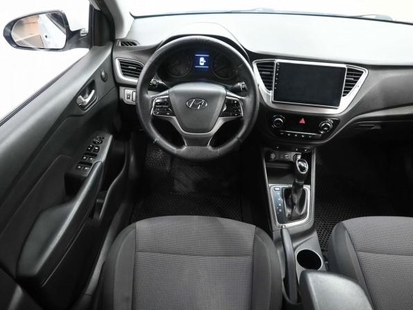 Hyundai Solaris II с пробегом 2017 года, цена 1 299 900 рублей, 210225 км, седан, Автокод Объявления
