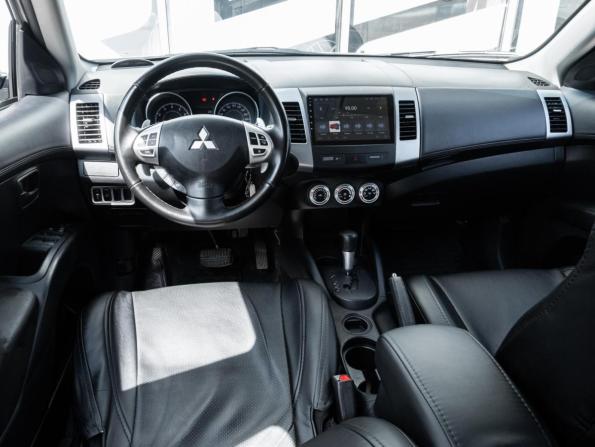 Mitsubishi Outlander II Рестайлинг с пробегом 2010 года, цена 1 070 000 рублей, 255027 км, внедорожник, Автокод Объявления