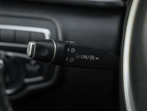 Mercedes-Benz V-Класс III (W447) Рестайлинг с пробегом 2021 года, цена 5 336 100 рублей, 139987 км, минивэн, Автокод Объявления