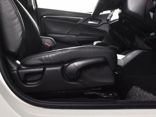 Honda Fit III с пробегом 2016 года, цена 1 099 995 рублей, 84118 км, хэтчбек, Автокод Объявления