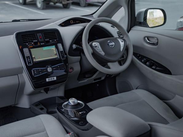 Nissan Leaf I (ZE0/AZE0) с пробегом 2011 года, цена 495 000 рублей, 62277 км, хэтчбек, Автокод Объявления