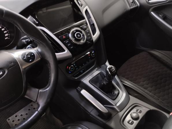 Ford Focus III с пробегом 2011 года, цена 910 000 рублей, 204302 км, хэтчбек, Автокод Объявления