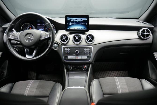 Mercedes-Benz GLA I (X156) Рестайлинг с пробегом 2019 года, цена 2 483 000 рублей, 75000 км, внедорожник, Автокод Объявления
