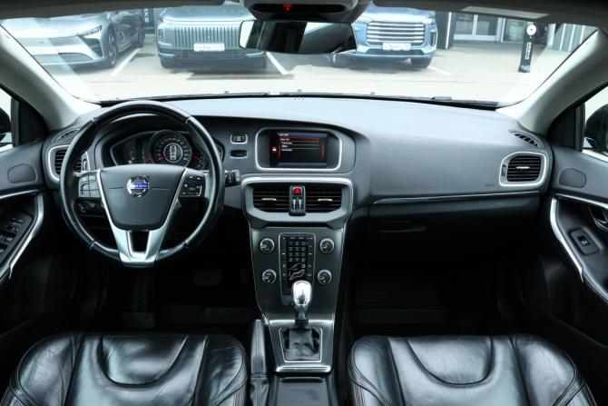 Volvo V40 Cross Country I с пробегом 2013 года, цена 1 348 000 рублей, 216000 км, хэтчбек, Автокод Объявления