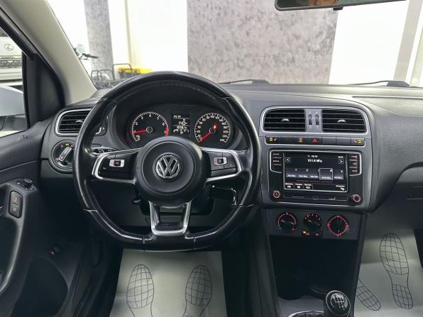Volkswagen Polo V Рестайлинг с пробегом 2019 года, цена 1 095 000 рублей, 124461 км, седан, Автокод Объявления