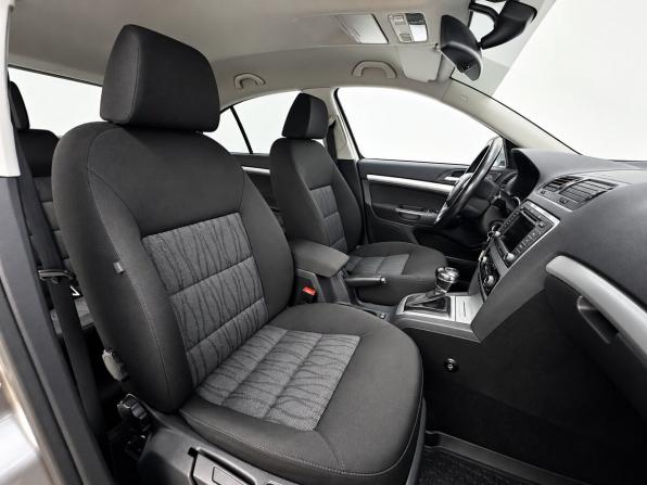Skoda Octavia II (A5) Рестайлинг с пробегом 2012 года, цена 870 000 рублей, 264402 км, лифтбек, Автокод Объявления