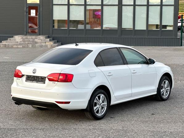 Volkswagen Jetta VI с пробегом 2013 года, цена 1 050 000 рублей, 119047 км, седан, Автокод Объявления
