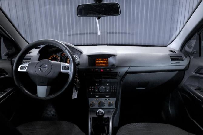 Opel Astra H Рестайлинг с пробегом 2011 года, цена 490 000 рублей, 211942 км, седан, Автокод Объявления
