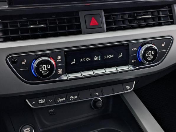Audi A4 V (B9) Рестайлинг с пробегом 2022 года, цена 4 115 500 рублей, 23700 км, седан, Автокод Объявления