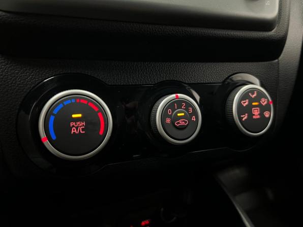 Kia Rio III Рестайлинг с пробегом 2016 года, цена 1 299 001 рубль, 90637 км, хэтчбек, Автокод Объявления