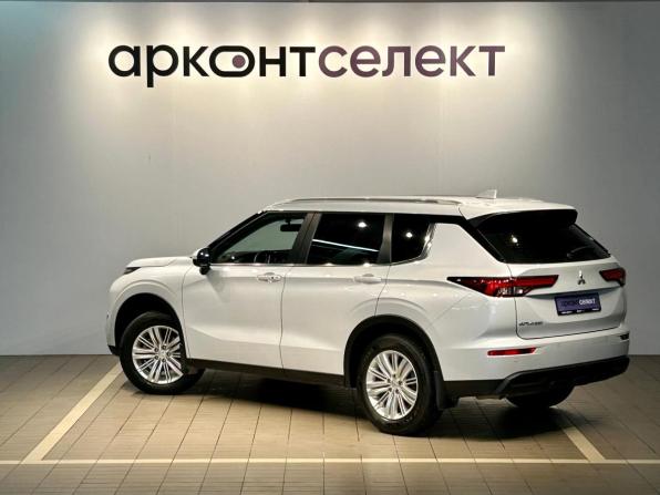 Mitsubishi Outlander IV с пробегом 2023 года, цена 3 727 000 рублей, 4661 км, внедорожник, Автокод Объявления