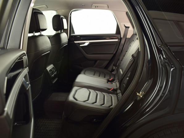 Volkswagen Touareg III с пробегом 2019 года, цена 3 999 999 рублей, 238444 км, внедорожник, Автокод Объявления