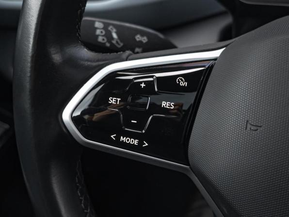 Volkswagen ID.4 с пробегом 2023 года, цена 4 525 000 рублей, 53848 км, внедорожник, Автокод Объявления