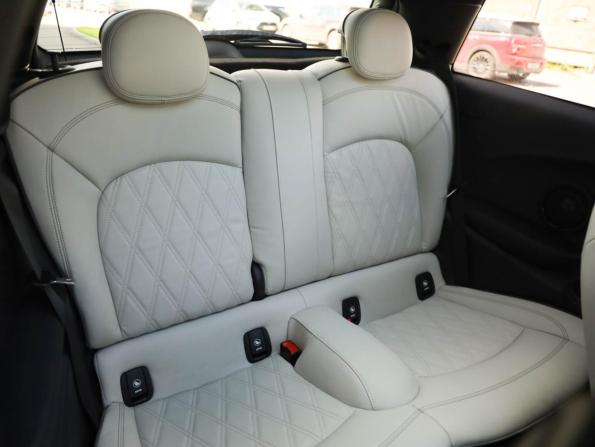 Mini Hatch III (F55/F56) Рестайлинг с пробегом 2020 года, цена 3 199 000 рублей, 51926 км, хэтчбек, Автокод Объявления