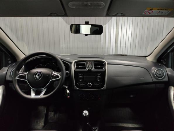 Renault Logan II с пробегом 2018 года, цена 583 000 рублей, 110000 км, седан, Автокод Объявления