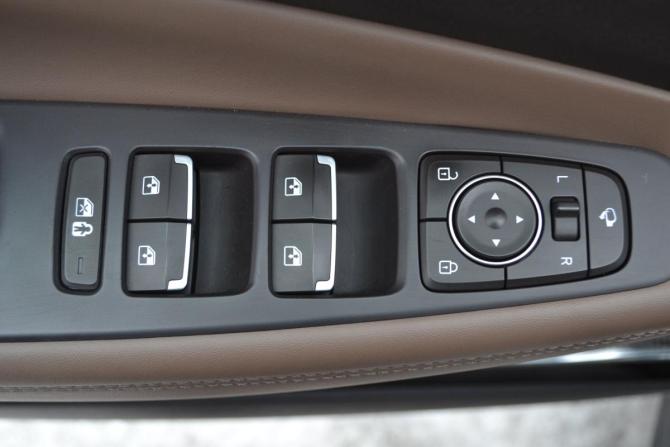 Hyundai Santa Fe IV Рестайлинг с пробегом 2021 года, цена 2 590 000 рублей, 168709 км, внедорожник, Автокод Объявления