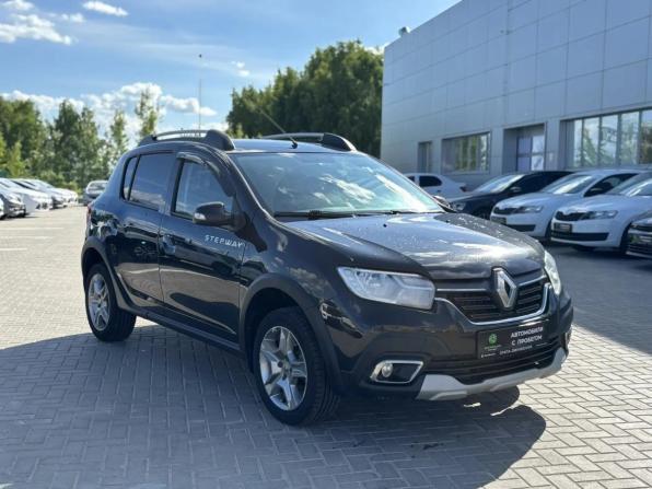 Renault Sandero II Рестайлинг с пробегом 2019 года, цена 1 050 000 рублей, 126040 км, хэтчбек, Автокод Объявления