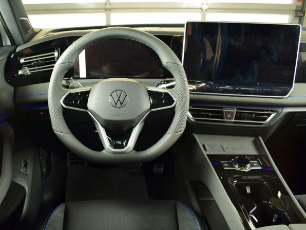 Volkswagen Tiguan III (China Market) с пробегом 2026 года, цена 4 699 995 рублей, 40 км, внедорожник, Автокод Объявления