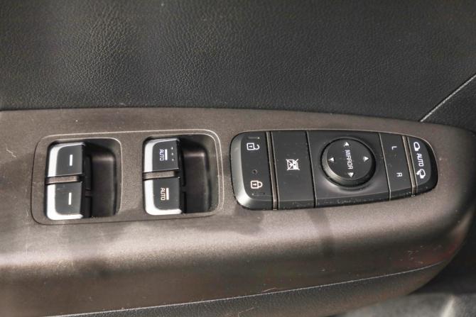 Kia Sportage IV Рестайлинг с пробегом 2020 года, цена 2 259 000 рублей, 108000 км, внедорожник, Автокод Объявления