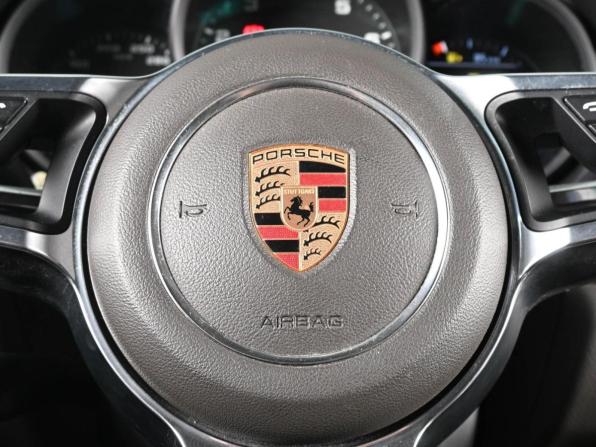 Porsche Macan I с пробегом 2018 года, цена 3 929 000 рублей, 121086 км, внедорожник, Автокод Объявления