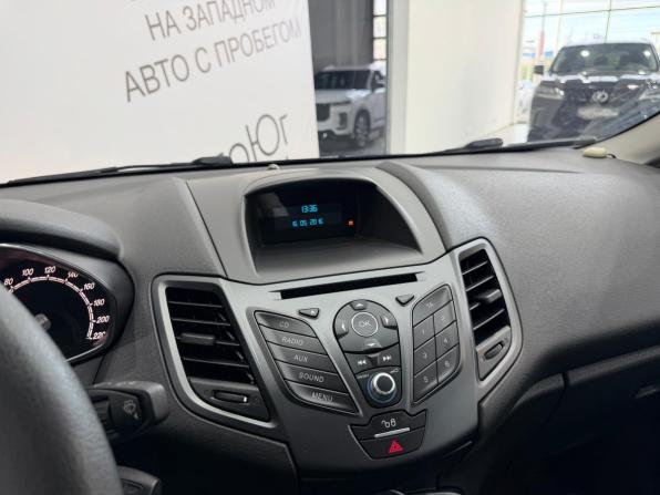 Ford Fiesta Mk6 Рестайлинг с пробегом 2016 года, цена 849 000 рублей, 118000 км, хэтчбек, Автокод Объявления