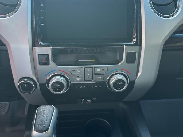 Toyota Tundra II Рестайлинг с пробегом 2015 года, цена 6 300 000 рублей, 110321 км, пикап, Автокод Объявления