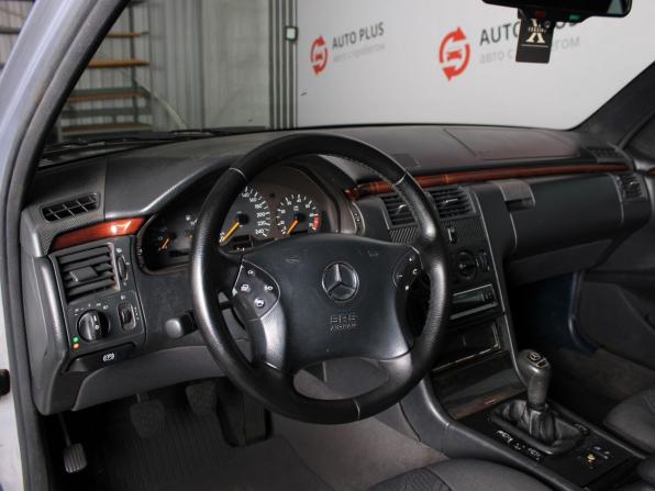 Mercedes-Benz E-Класс II (W210 S210) с пробегом 1996 года, цена 390 000 рублей, 341718 км, седан, Автокод Объявления