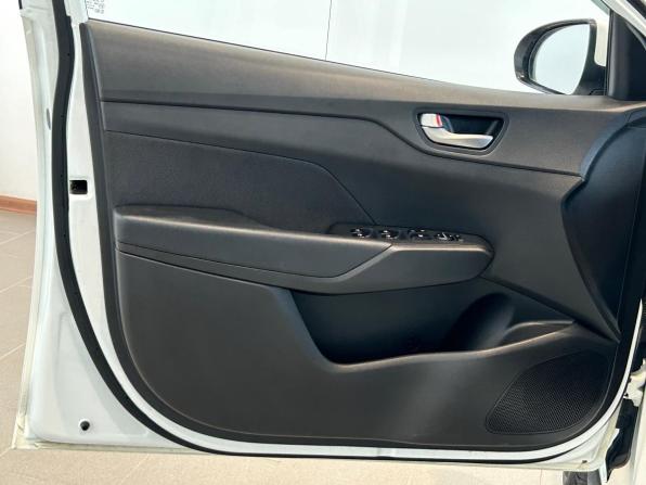 Hyundai Solaris II с пробегом 2019 года, цена 1 350 000 рублей, 120371 км, седан, Автокод Объявления
